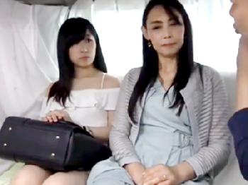 好きモノ母娘をまとめて性行為する!!娘の目の前で子宮へ直接射精されて悶絶アクメしてる淫らな素人人妻