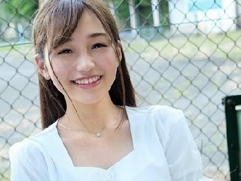 純粋な保育士さんがまさかのAV副業!?園〇たちのパパからの誘いも断れない猥褻ムッチ巨乳