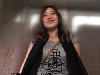 拒否りながらも性行為する25歳セレブ自由が丘妻W