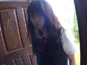 女子校生の板野有紀が中年男とからんで最後はフェラチオで昇天させた