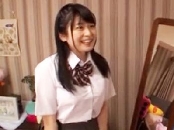 家の中でデカ尻を誇示する無防備な娘にブルマフェチの父が性的興奮してしまい近親性交