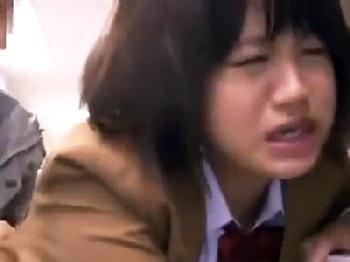図書館で声も出せずに性的暴行膣内射精される女子校生