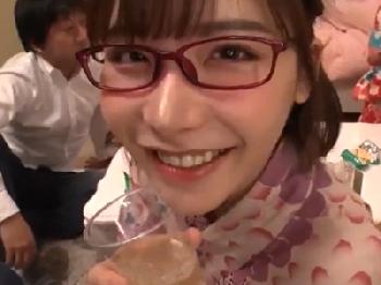 彼女が寝ている間に淫靡な友人と粘り強く戯れる性行為