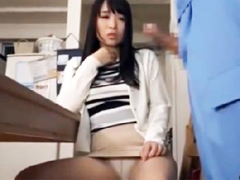 危険な事だと分かってるのに目の前の巨根に体が疼いてしまい‥