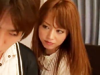 巨乳の綺麗な人妻が夫と熱々親密な性行為