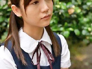 清楚であどけない女子校生の締りの良い女性器を膣内へ直射精で堪能する援交SEX