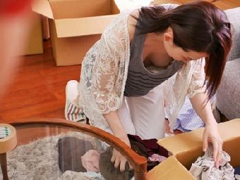 引っ越しバイトをしていたら若妻がノーブラ!!性的行為への欲求が溜まってる奥さんを刺激して寝取られSEX
