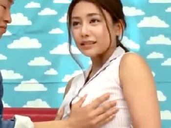 心優しい猥褻巨乳の素人人妻が童貞男子を筆おろし!!