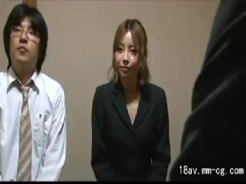 潮吹き癖のある綺麗な人妻が借金取りに強引にペニス挿入された結末