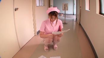 入院患者に秘密にしたい弱みを掴まれたムチッとした官能的な肉体の看護師が自慢の巨乳でパイズリご奉仕W
