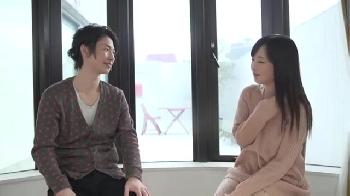 清楚に見えて本性は淫らな色白娘といちゃ性交