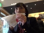 黒髪ショートの女子校生が初体験の3Pでセックス中毒