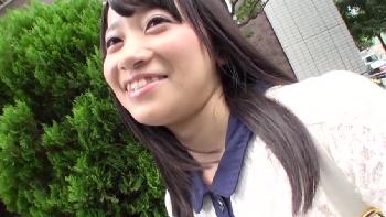 ナンパした素人娘にコンドーム非装着で膣内射精