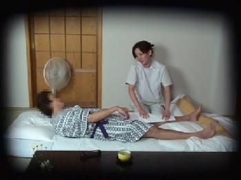 旅館で美女マッサージ師を呼んで強引に性行為