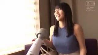 インタビューに応じてくれた巨乳人妻をどうにか口説いてハメ撮りで中出し発射