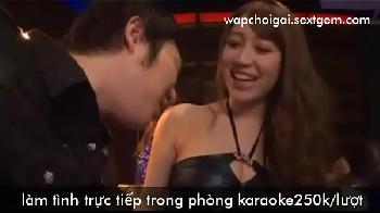 本番は禁止なのに強引にペニスを入れられてしまったセクキャバ嬢