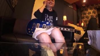 ムチッと美味しそうな女体がそそる金髪巨乳ミュージシャンをナンパして肉厚女陰に孕ませ交尾