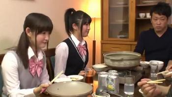 2段ベットの下で妹と膣射交尾する兄