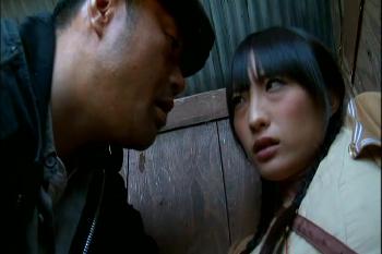 山奥の公衆便所で願望を実現する変態美少女