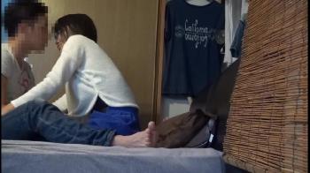 ガチ素人のお姉さんが隠しカメラに気づけずに→