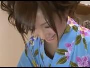 美少女が浴衣や水着など様々な着衣でホットなSEXを見せてくれる