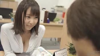 性行為への欲求を満たすために自慢の巨乳をさらけ出して男を官能的に誘い性行為する変態美女