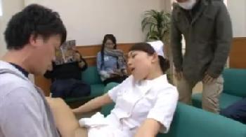 女性医師やナースに種付けし放題と噂の病棟に男性患者殺到して大変なことにW