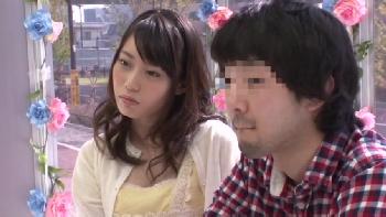 お金を出したらすぐに性行為をさせてくれる尻軽お姉さん