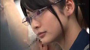 素人の美少女女子校生が手マンで昇天させられ恍惚絶頂→そのまま挿入