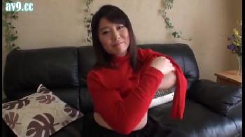 巨乳人妻とオナニーの見せあい→たまらず耐えきれなくなって性行為