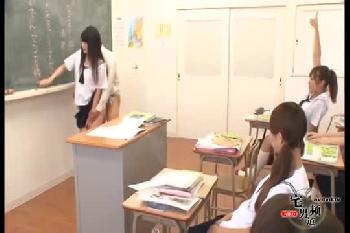 女教師が謎の覆面男から挿入されながらも授業を続けるとんでもない学校W