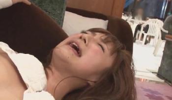 酔っ払いすぎて同僚達に強引に挿入される女性会社員