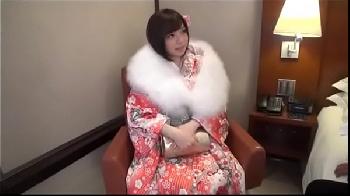 成人式直後の女子大生をナンパして昼間からホテルでハメ撮り