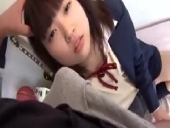 憧れの先輩のいきり勃ったペニスに興奮して貪り尽く黒髪女子校生に中出し