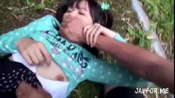 ツインテールの少女が通学中に襲われ無慈悲な中出し性暴行