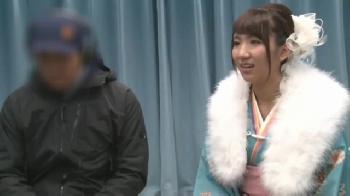 正月から狂乱する晴れ着姿の美少女との野球拳姫始め