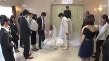 結婚式というすばらしい1日になるはずだったのに式場で公開肉親交尾が始まる