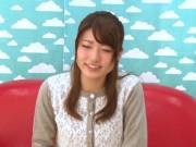 大人しそうな女子大生が童貞の初めてを手コキフェラ