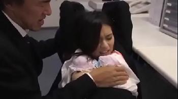 美女会社員が上司に目を付けられ1人で残業中に襲われて調教性交される