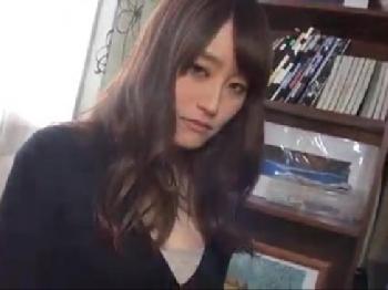 素人の綺麗な人妻が激しい調教挿入で恍惚エクスタシー