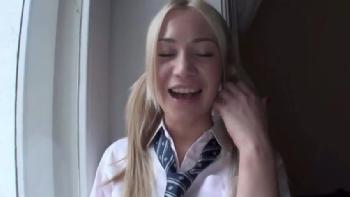 留学生としてやってきたブロンド女子校生を捕まえて交渉し性行為するどころか中出し発射