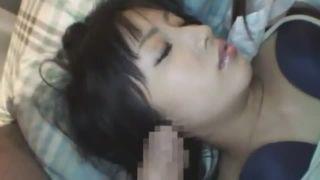 爆睡して体を触っても何しても全く起きる気配がない美少女にペニスねじ込んだ結末