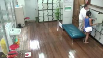 小○生のようなミニ系に変態欲情!!脱衣所で問答無用の性的凌辱