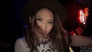 BARで働く素人ギャルと不意に店内で即挿入プレイ