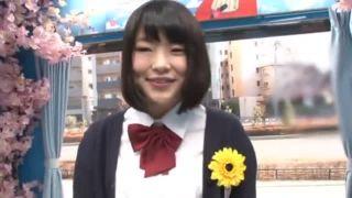 童顔女子校生が初体験の電動マッサージ器攻撃で女性器が糸引いて濡れ濡れ→舐めてお掃除したら昇天W