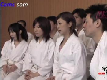 道場破りに敗北→弟子の前で性的凌辱される女格闘家