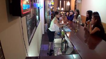 性的欲望が爆発寸前な人妻しか働いてない最高のスナックで店内立ちバックハメ