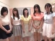 巨乳痴女軍団のいる部屋に放り込まれた男がとんでもないことになってる件W