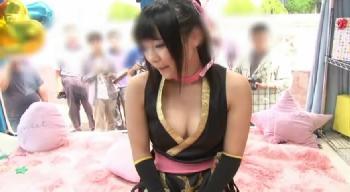 谷間を強調しすぎなアニオタをマジックミラー号に誘ってマッサージからのハメ