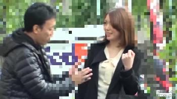 排卵日なのに思う存分中だしされて怒り狂うとても綺麗なマダム